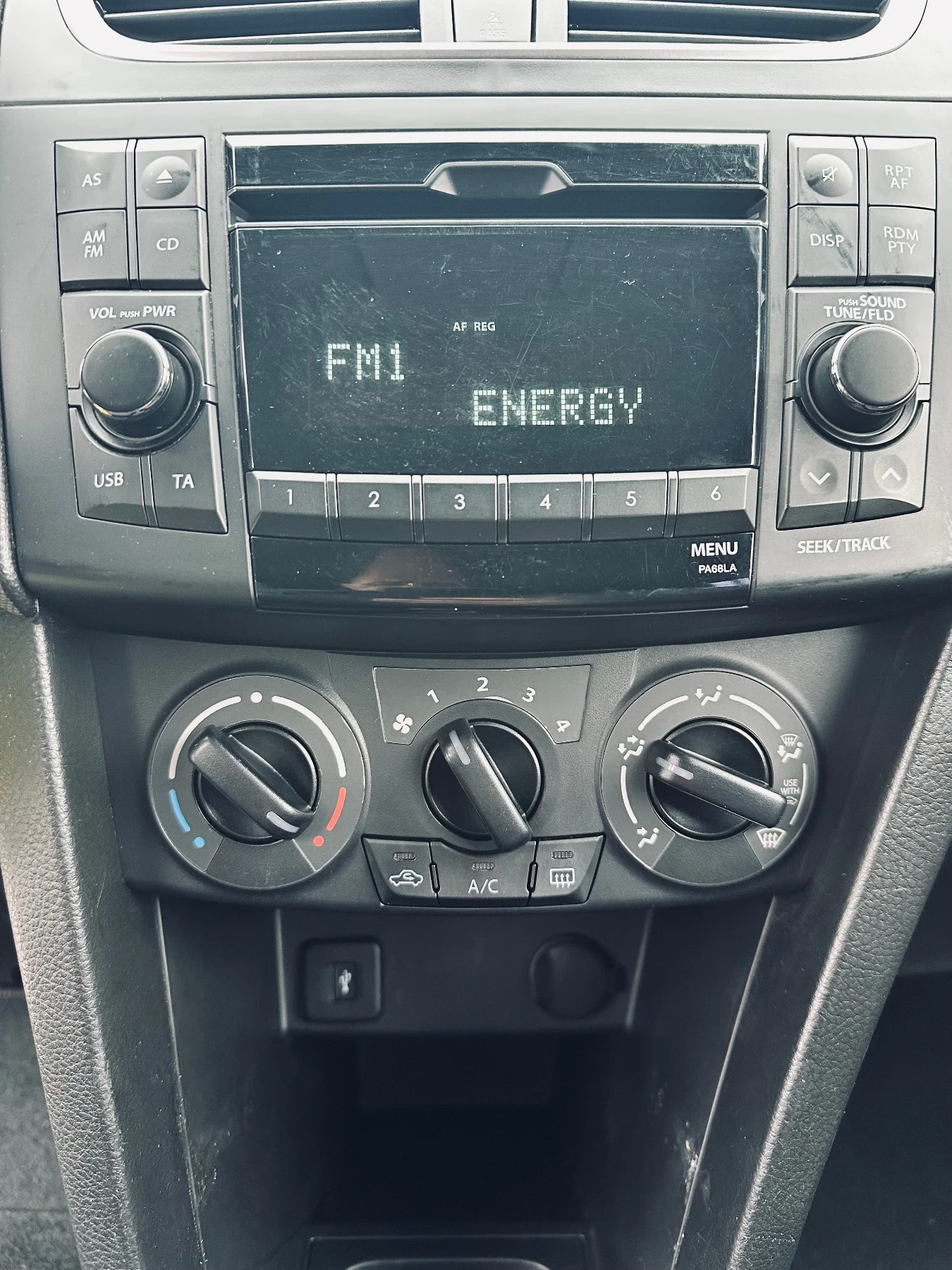 Suzuki Swift 1.3 multijet, снимка 13 - Автомобили и джипове - 54367468