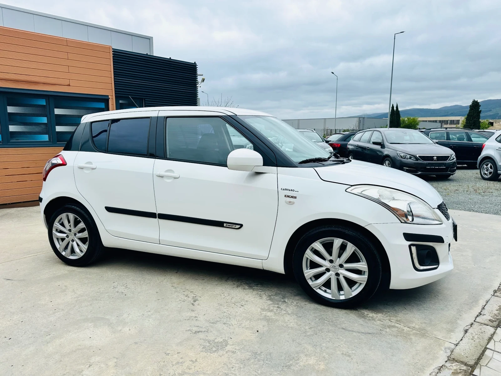 Suzuki Swift 1.3 multijet, снимка 4 - Автомобили и джипове - 54367468