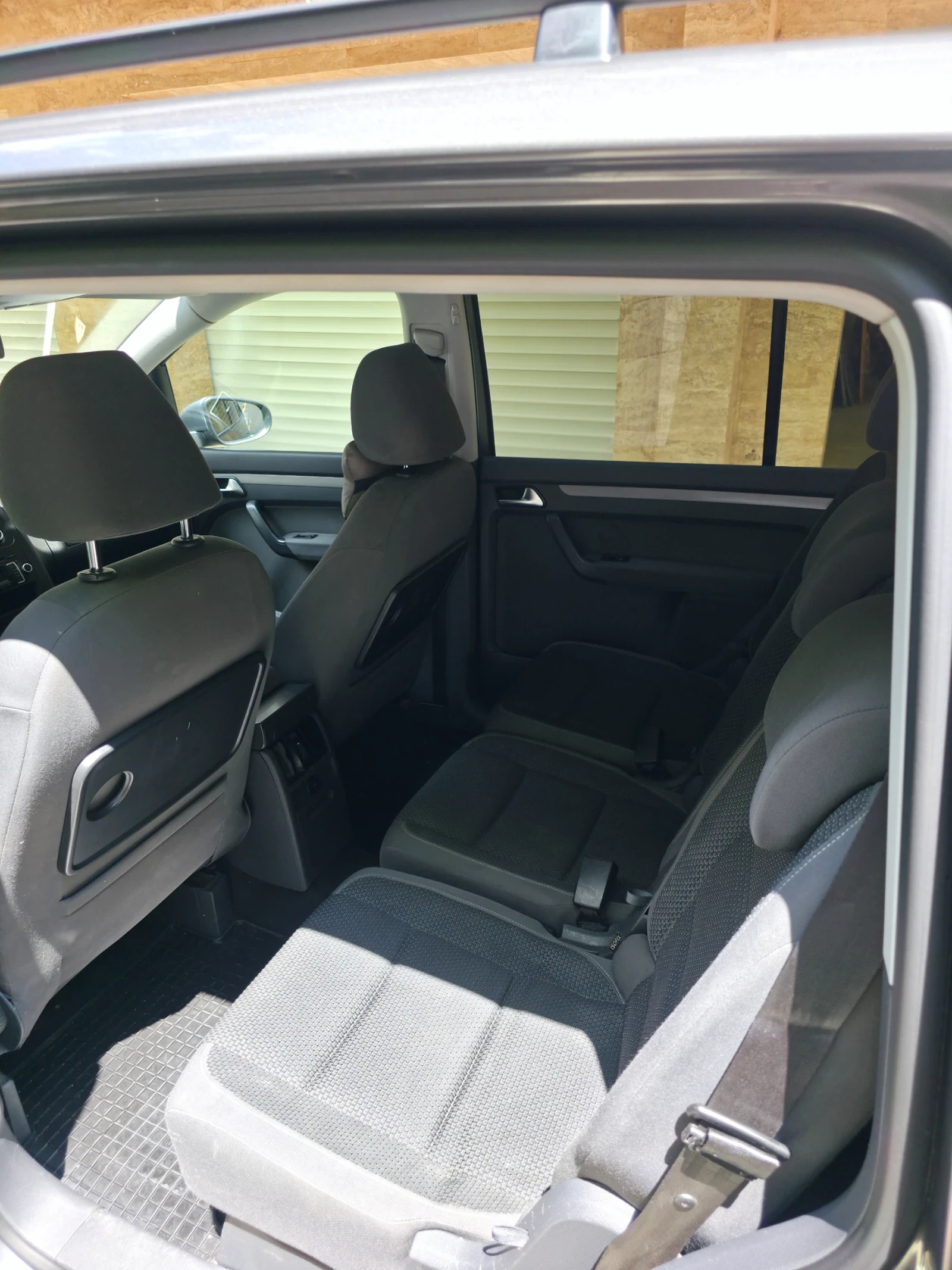 VW Touran EcoFuel 1.4 TSI, снимка 11 - Автомобили и джипове - 54728681