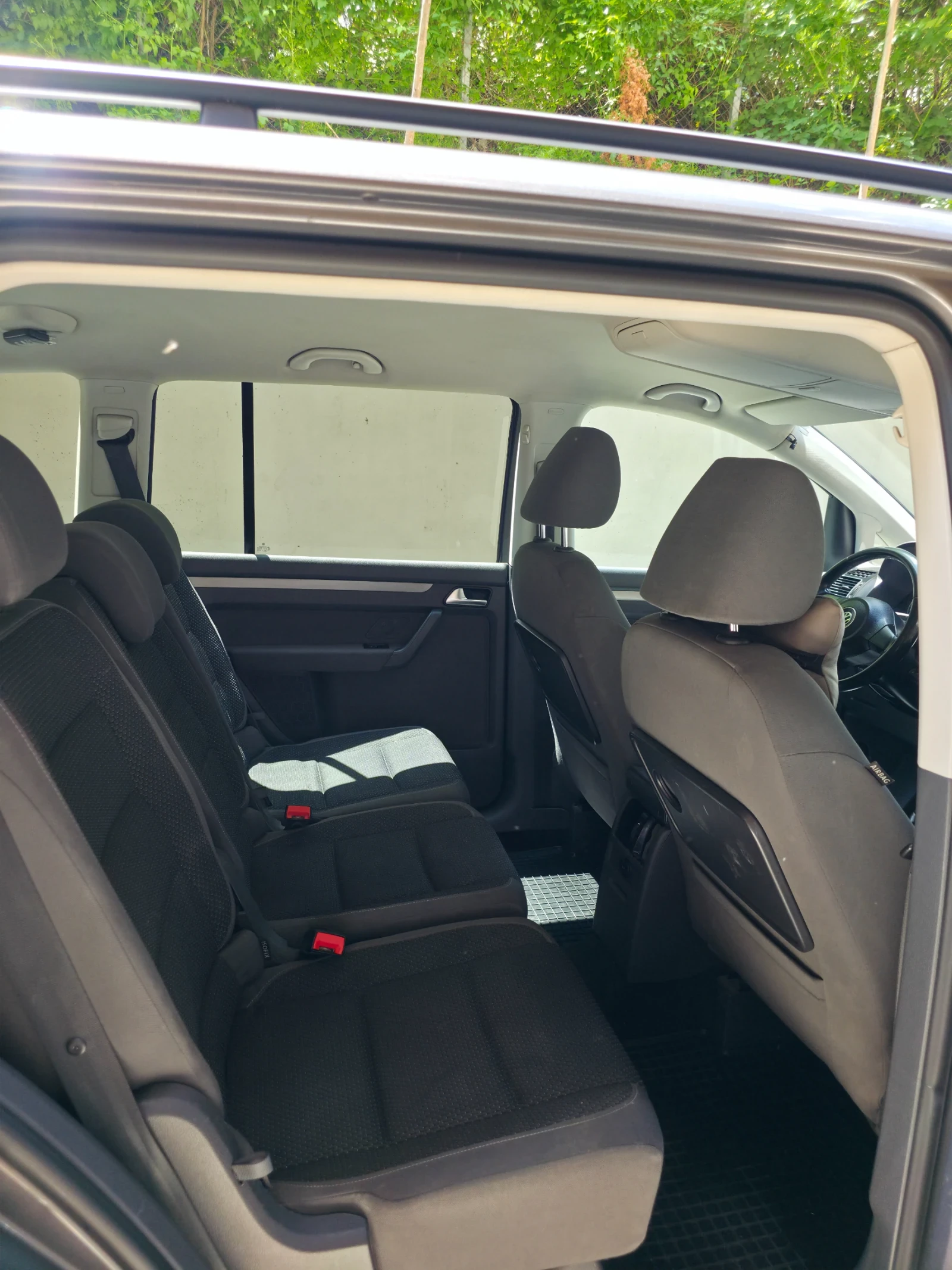 VW Touran EcoFuel 1.4 TSI, снимка 12 - Автомобили и джипове - 54728681
