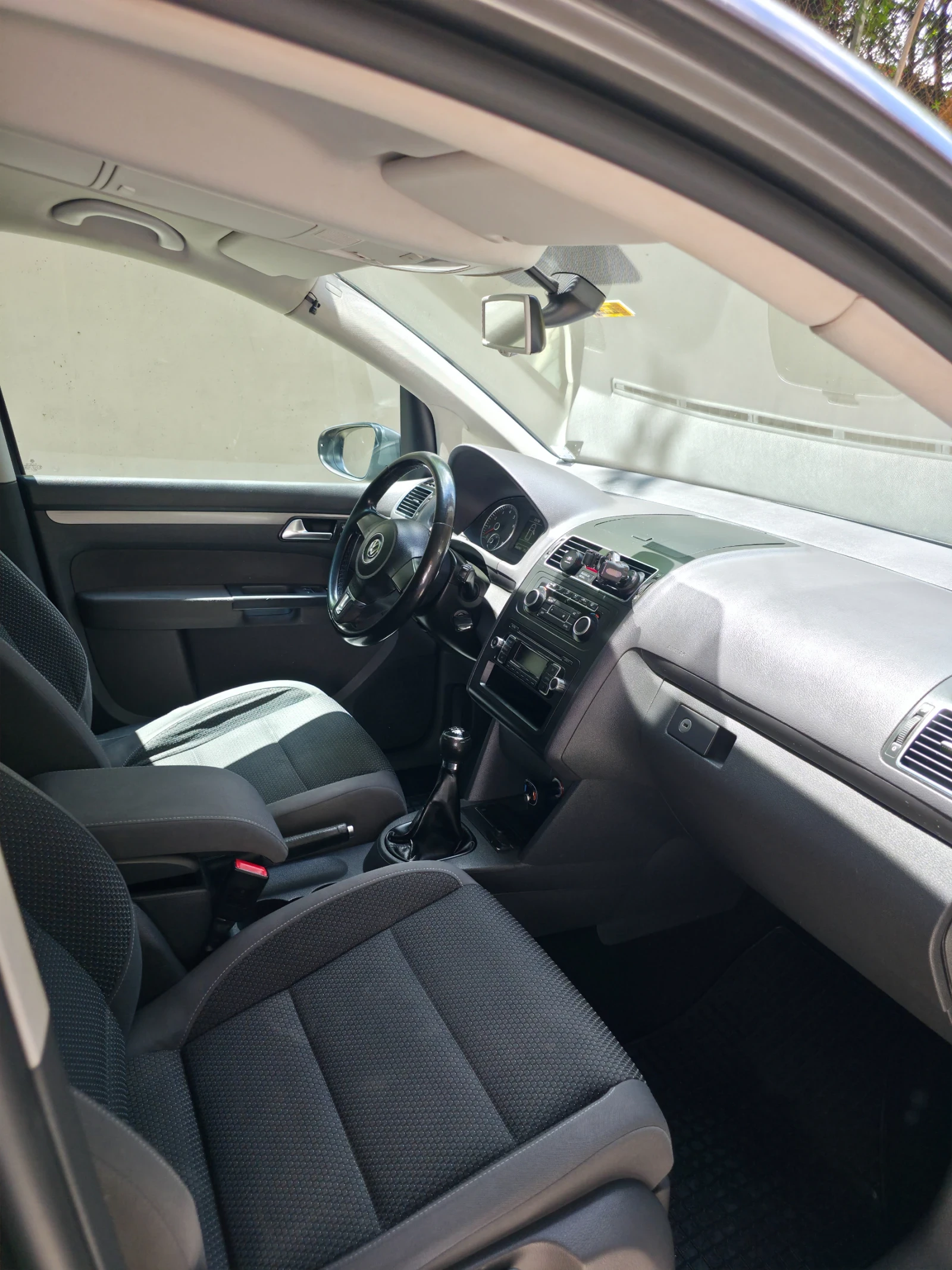 VW Touran EcoFuel 1.4 TSI, снимка 10 - Автомобили и джипове - 54728681