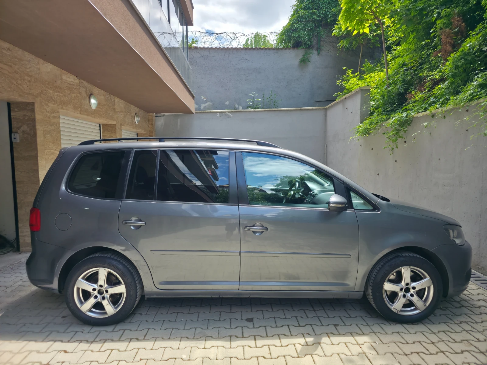 VW Touran EcoFuel 1.4 TSI, снимка 3 - Автомобили и джипове - 54728681
