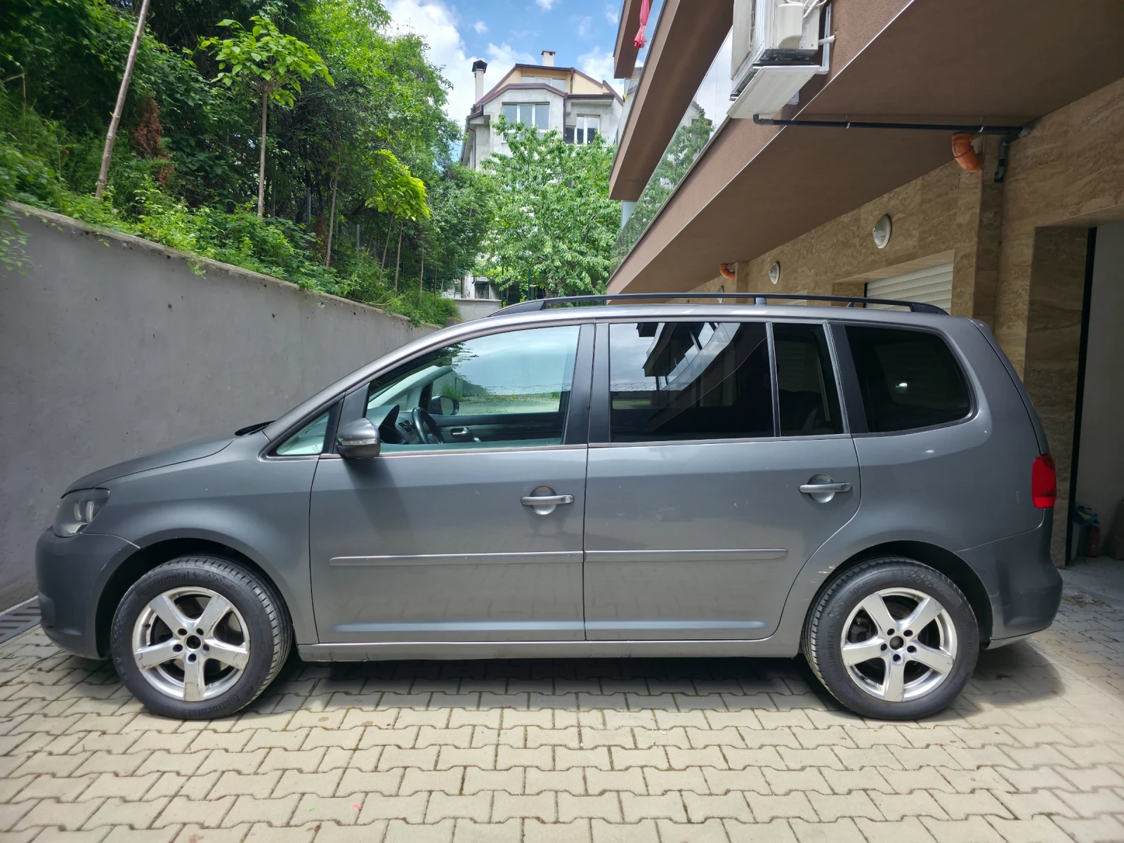 VW Touran EcoFuel 1.4 TSI, снимка 4 - Автомобили и джипове - 54728681