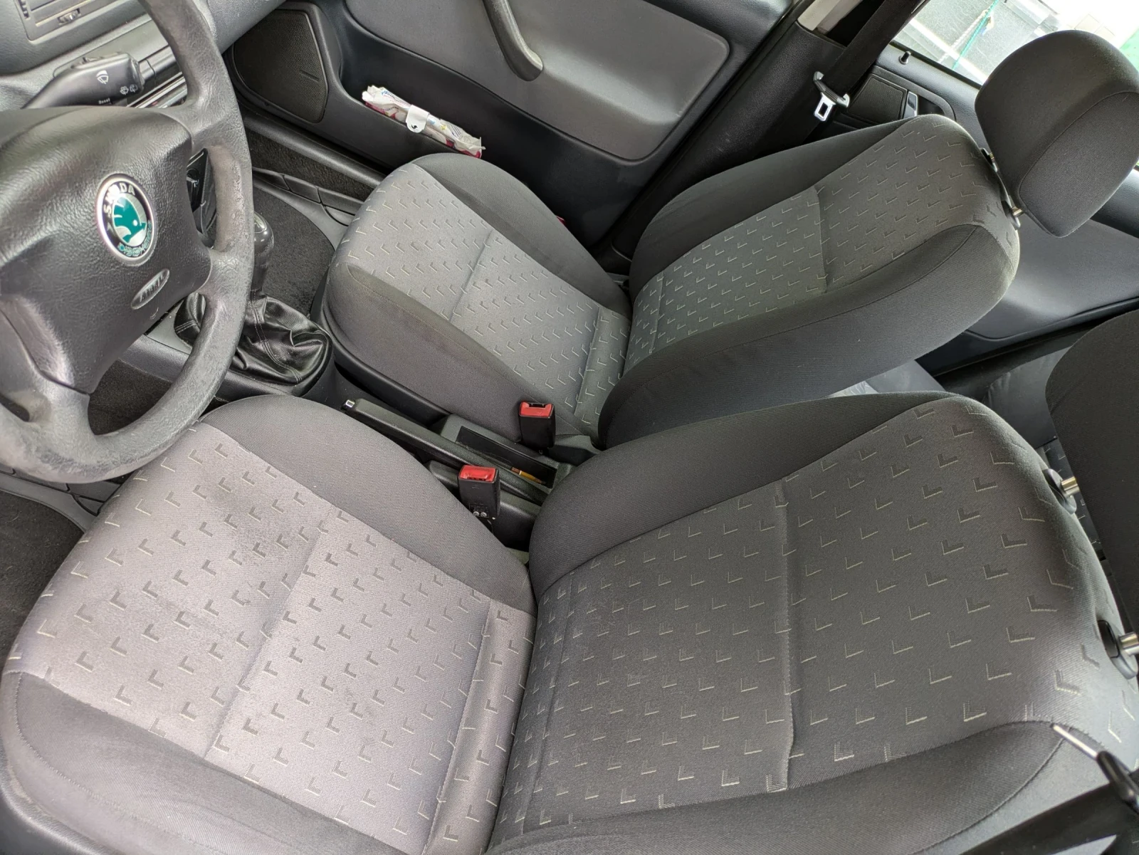 Skoda Octavia 1.6i 102k.c., снимка 8 - Автомобили и джипове - 54775678
