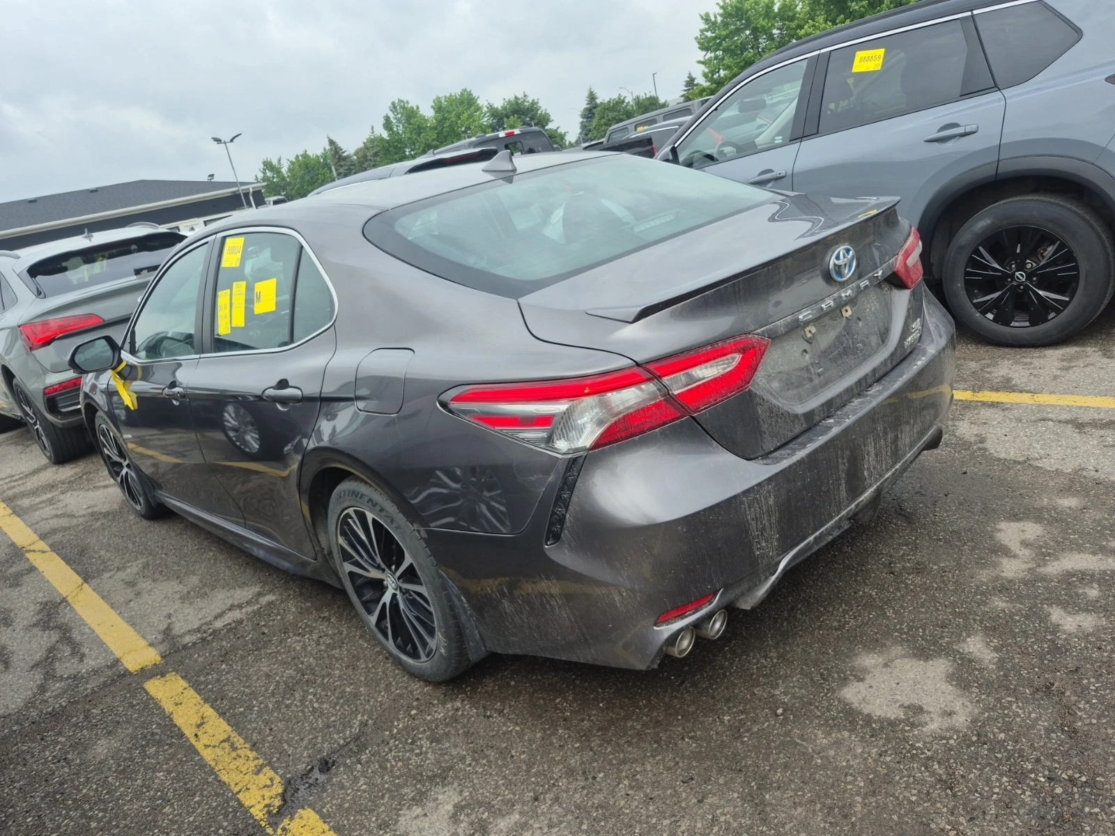 Toyota Camry HYBRID SE * * CARFAX * * АВТО КРЕДИТ * * , снимка 4 - Автомобили и джипове - 54856799