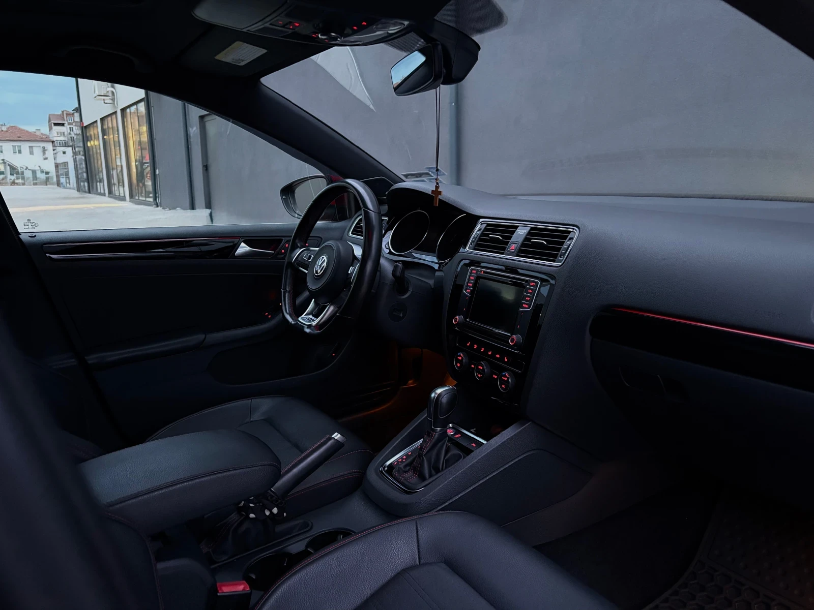 VW Jetta GLI 2.0TSi 211�.� DSG6 FULL 103�.�� 2018 ��������  | Mobile.bg � ����������� 11