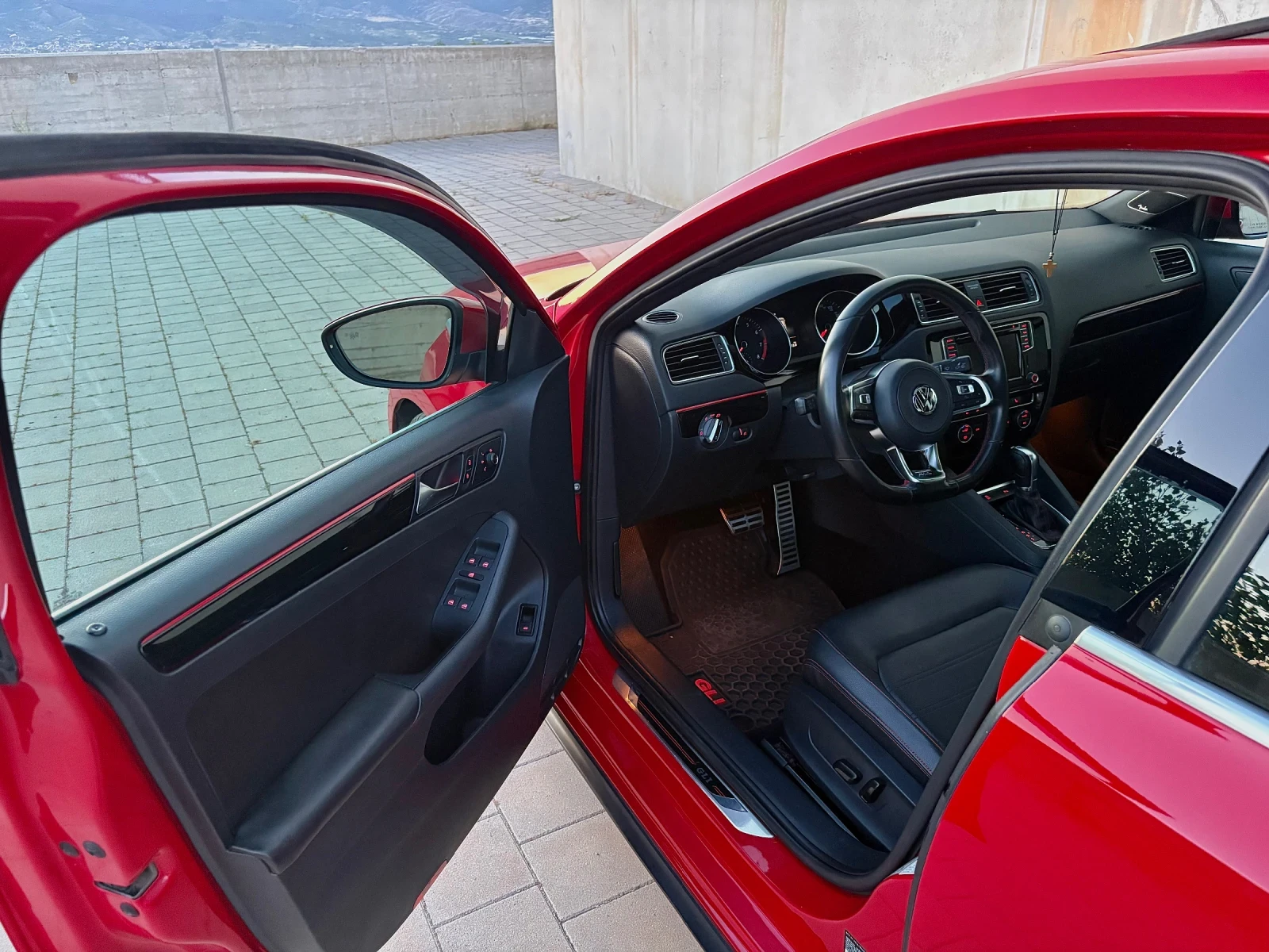 VW Jetta Gli 2.0TSi 211к.с 103х.Км 2018 Шибедах Евро6 , снимка 8 - Автомобили и джипове - 54906498