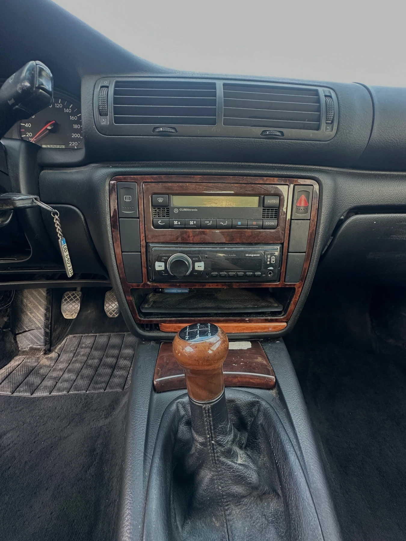 VW Passat 1.9 TDI, снимка 8 - Автомобили и джипове - 54982462
