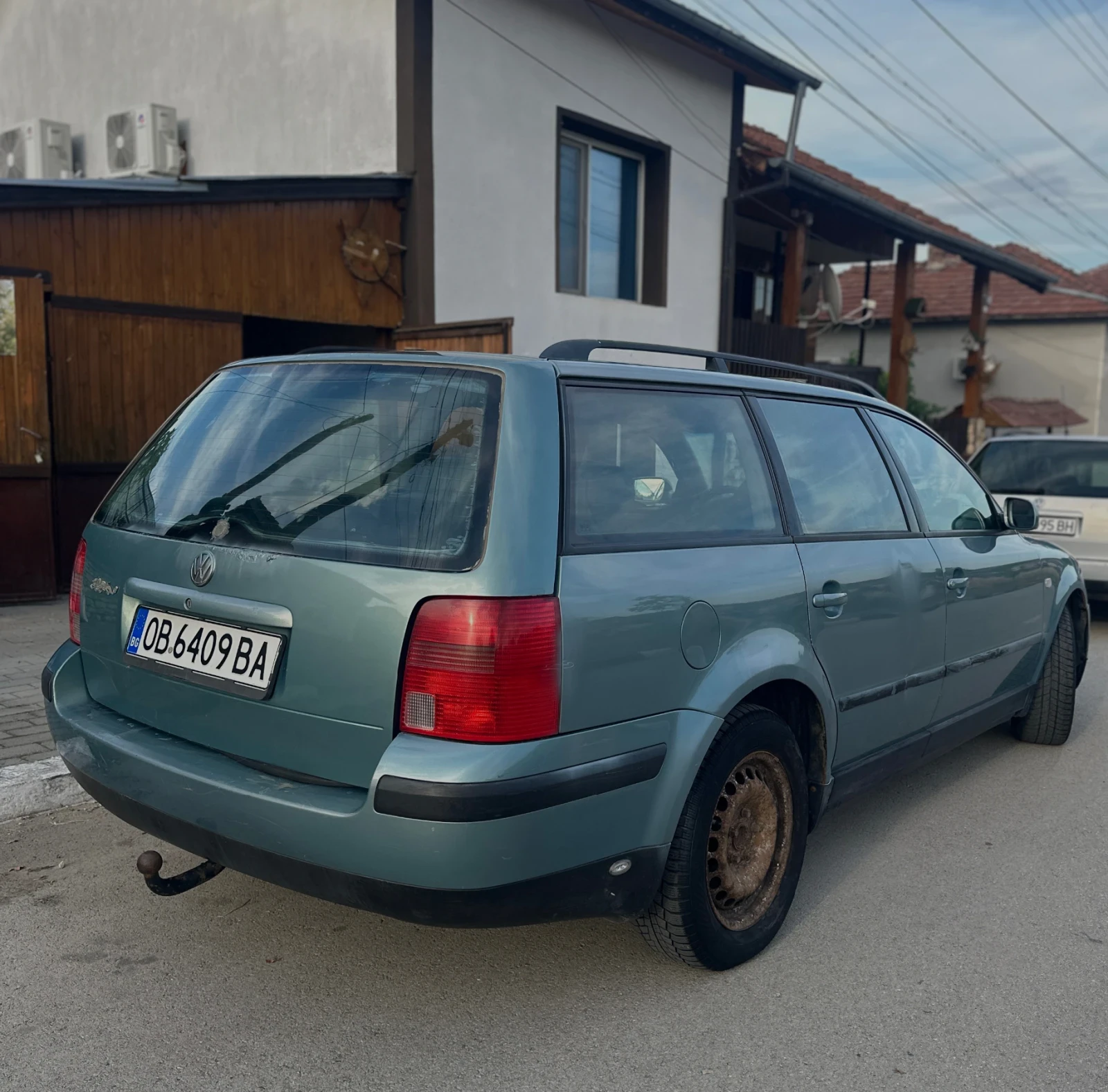 VW Passat 1.9 TDI, снимка 4 - Автомобили и джипове - 54982462