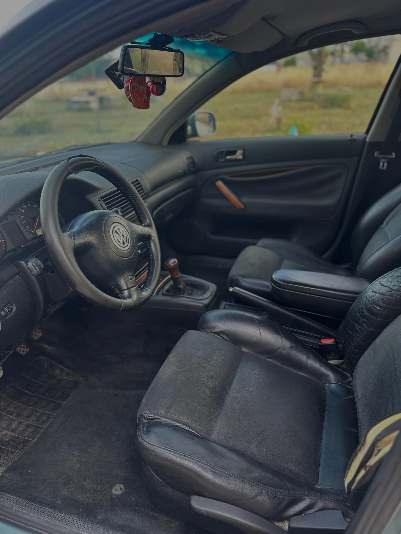 VW Passat 1.9 TDI, снимка 5 - Автомобили и джипове - 54982462