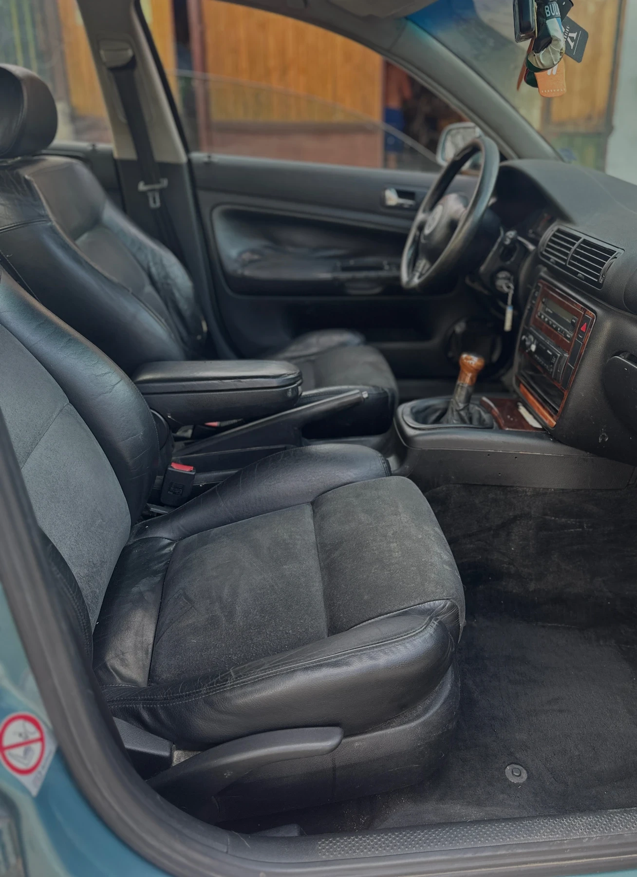 VW Passat 1.9 TDI, снимка 6 - Автомобили и джипове - 54982462