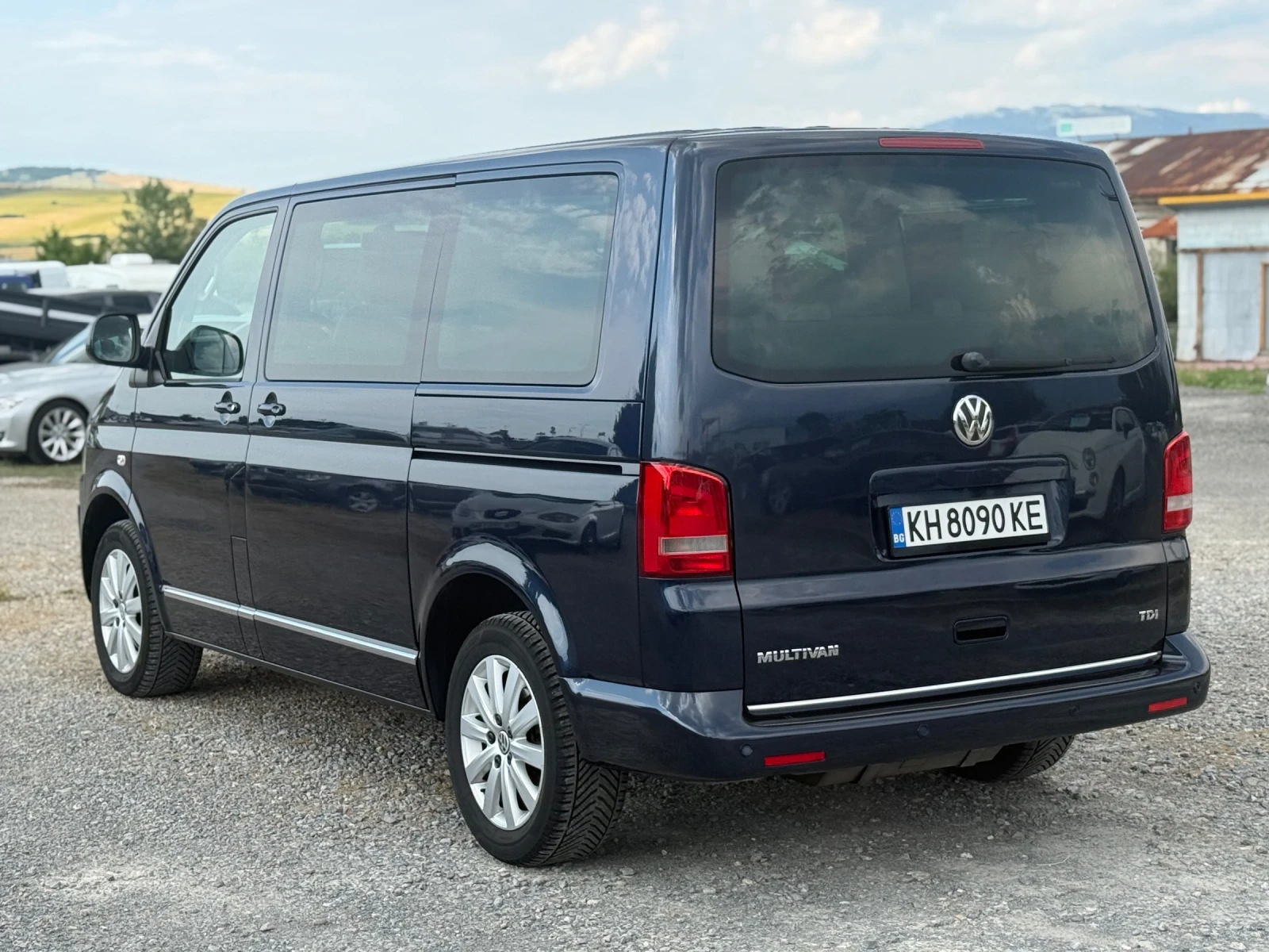 VW Multivan 2.0TDI, снимка 5 - Автомобили и джипове - 55037963