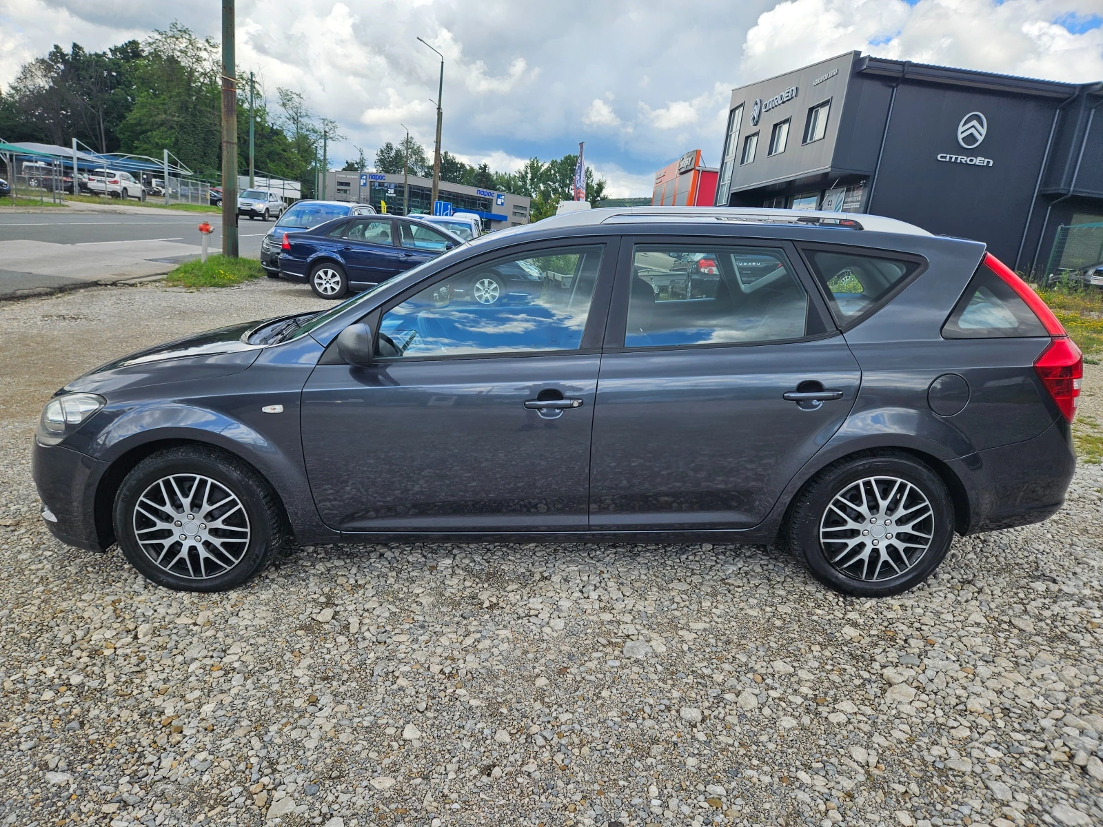 Kia Ceed 1.4 , снимка 7 - Автомобили и джипове - 55096468