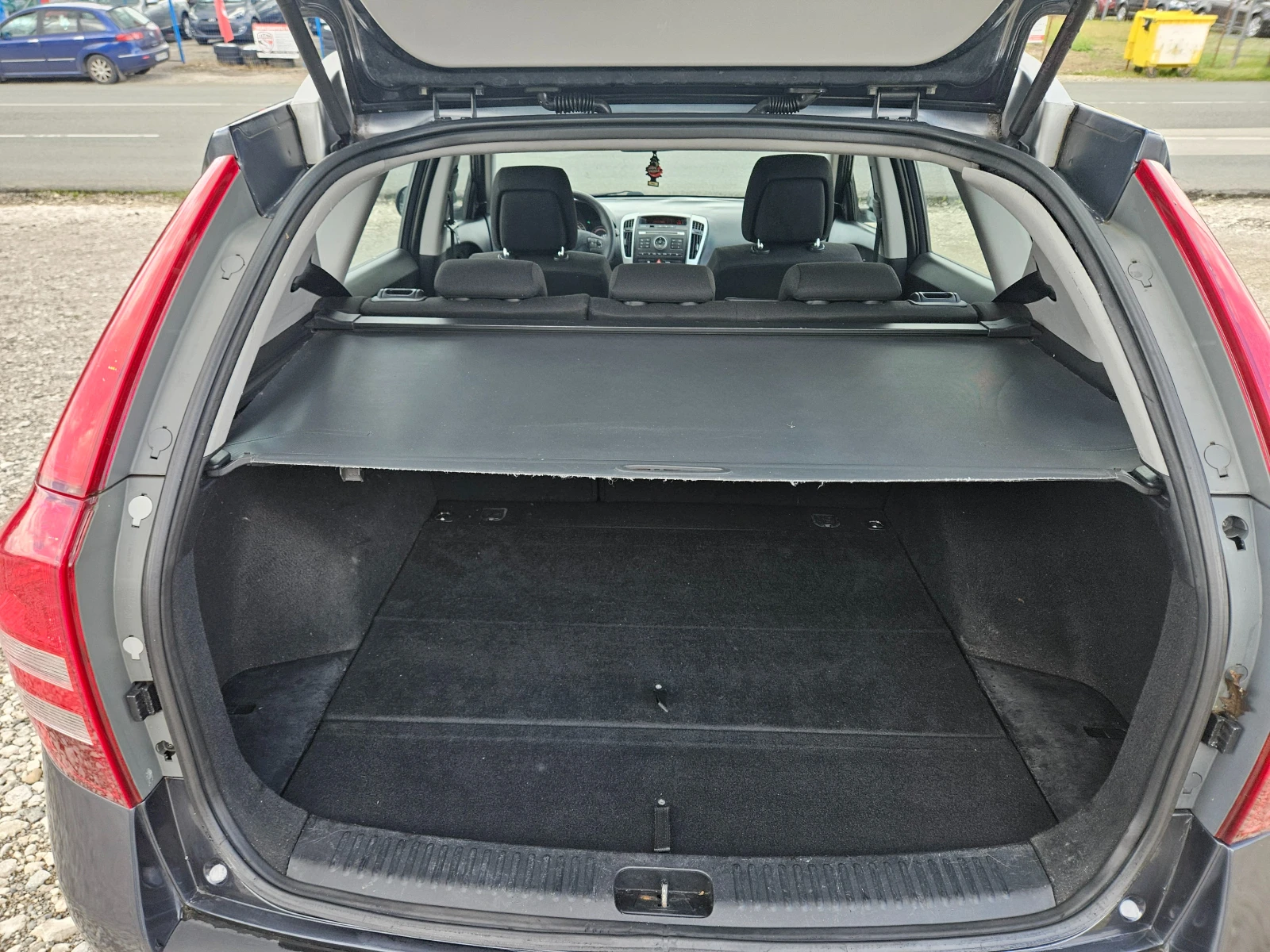 Kia Ceed 1.4 , снимка 14 - Автомобили и джипове - 55096468