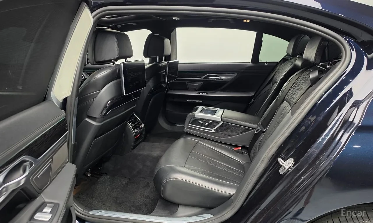 BMW 740 Li xDrive MSport Package / Всички екстри за модела, снимка 11 - Автомобили и джипове - 55949192