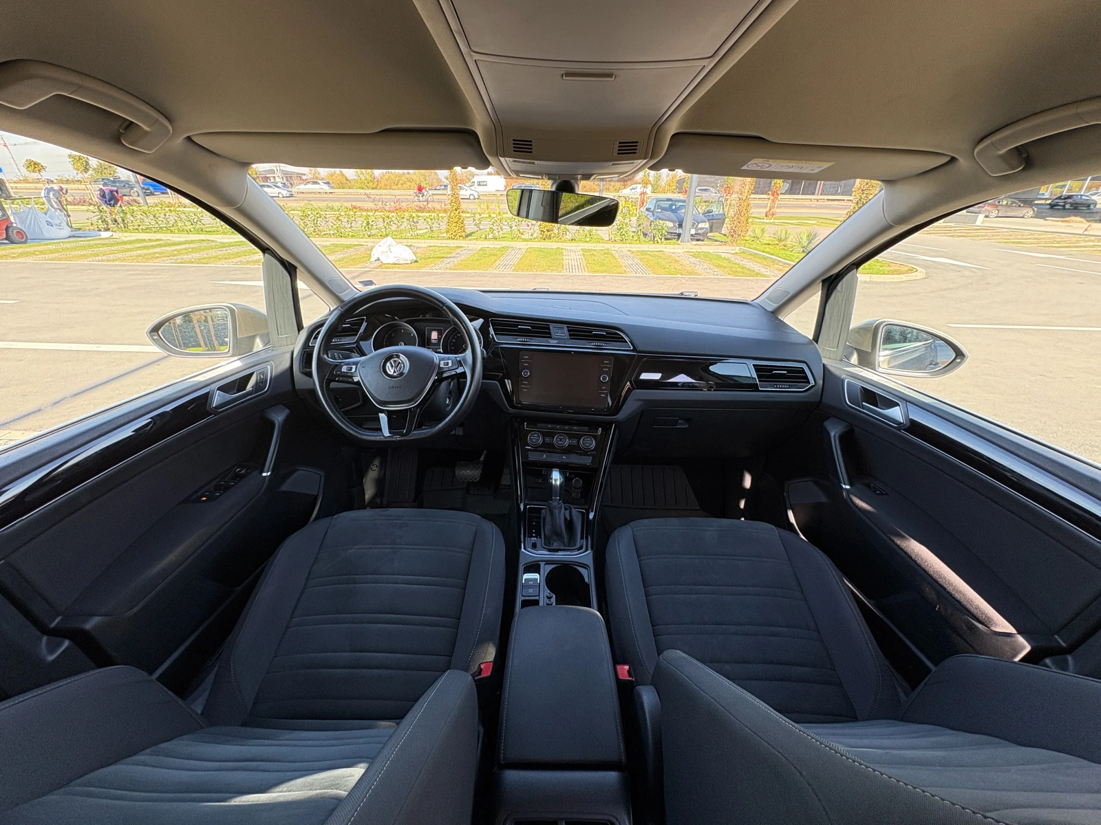 VW Touran, снимка 9 - Автомобили и джипове - 56602512