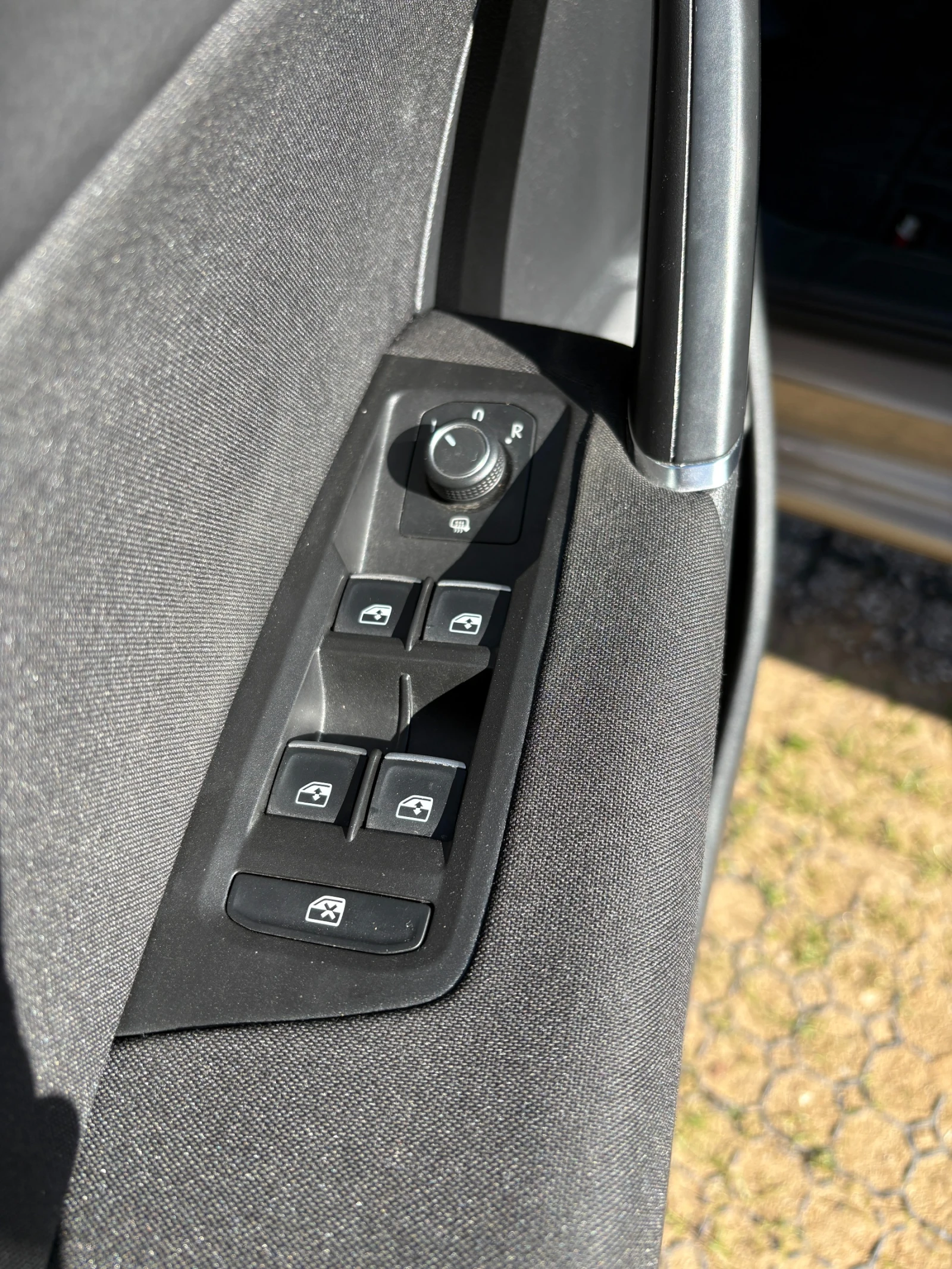 VW Touran, снимка 8 - Автомобили и джипове - 56602512