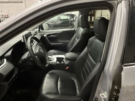 Toyota Rav4 XLE PREMIUM AWD | HTD LEATHER | SUNROOF | CARPLAY, снимка 2