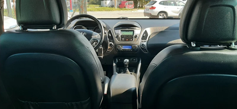 Hyundai IX35 1.7 crdi, снимка 8 - Автомобили и джипове - 46545602