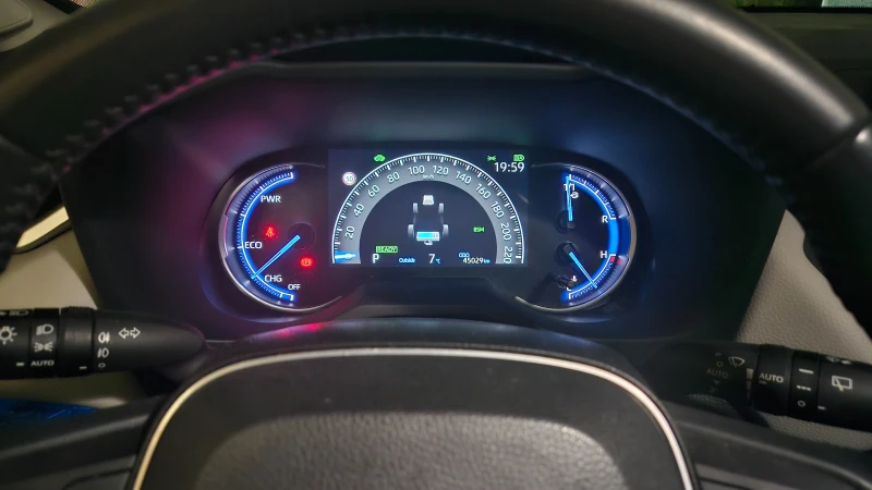 Toyota Rav4 Luxury Premium, снимка 10 - Автомобили и джипове - 53300562