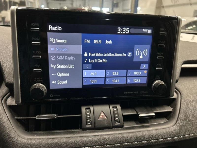 Toyota Rav4 XLE PREMIUM AWD | HTD LEATHER | SUNROOF | CARPLAY, снимка 4 - Автомобили и джипове - 53303879