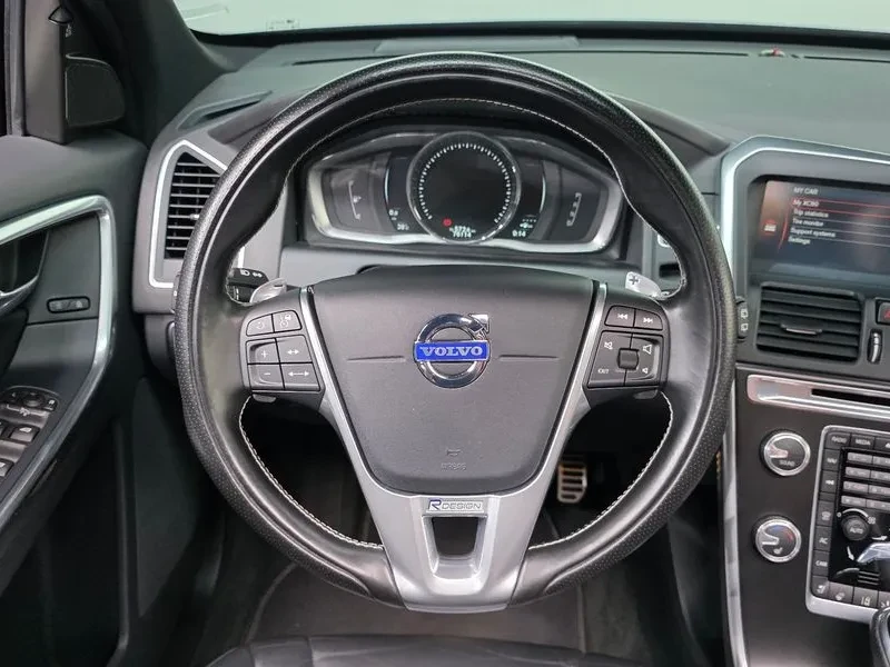 Volvo XC60 T6 R-Design 1St Generation, снимка 13 - Автомобили и джипове - 56656047