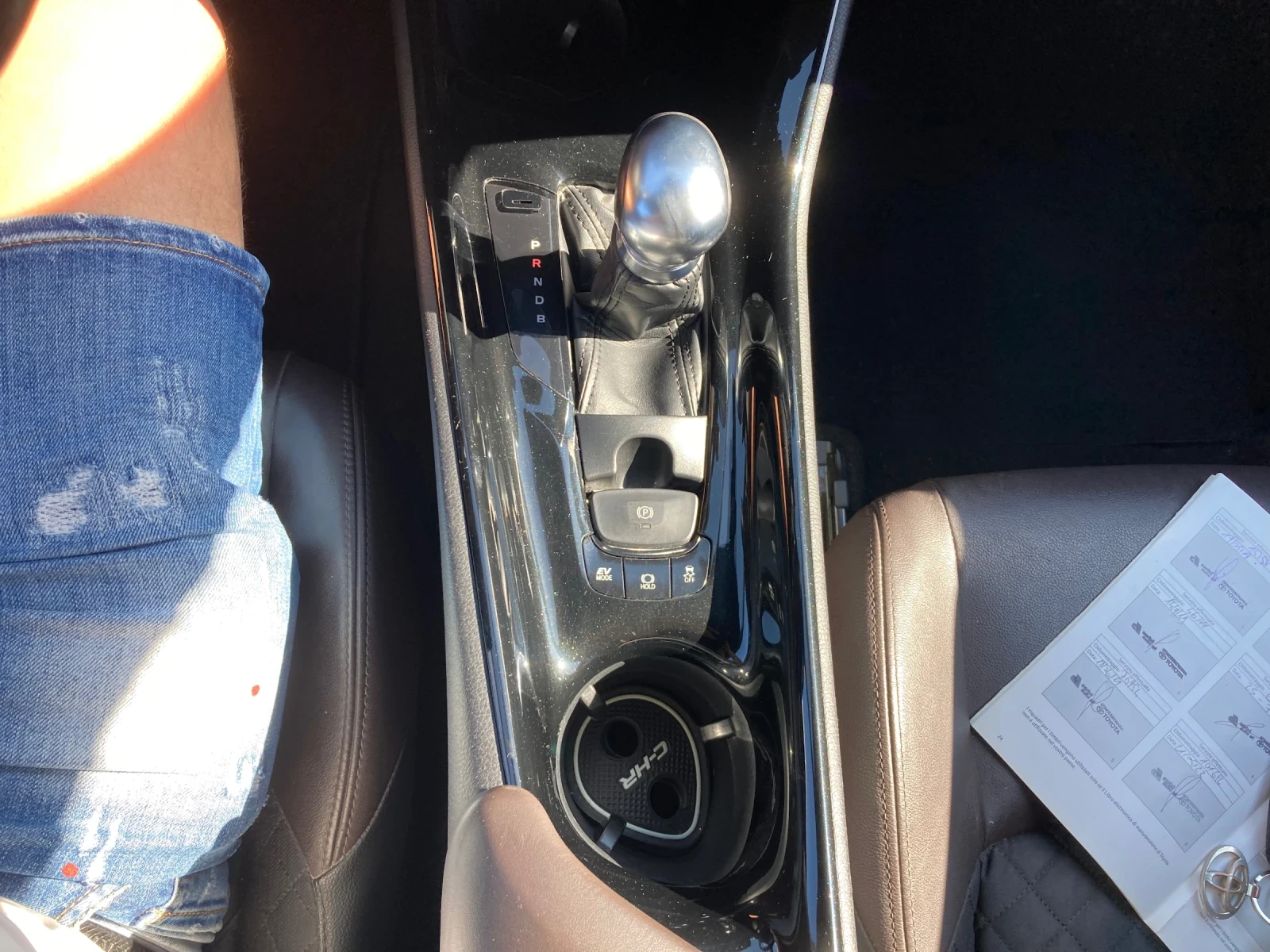 Toyota C-HR Hibrid 172000km Full FULL , снимка 14 - Автомобили и джипове - 54241039