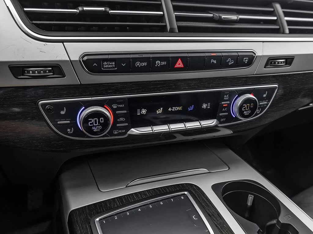 Audi Q7 7МЕСТЕН * 3.0T quattro Progressiv* ПОДГ/ОБДУХ* 360, снимка 13 - Автомобили и джипове - 54486264