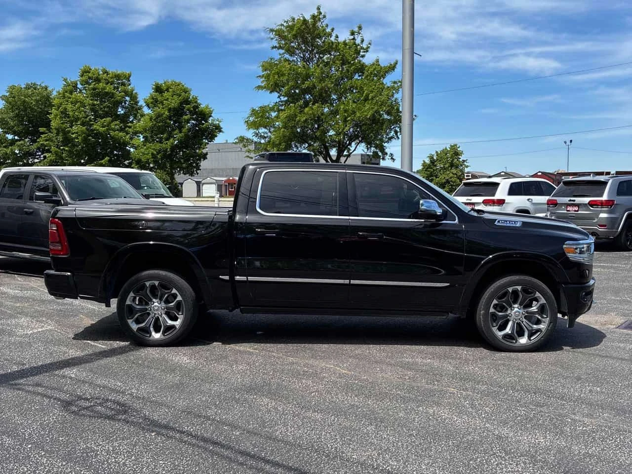 Dodge RAM 1500  | Limited | PANO | 360 | ВЪЗДУШНО , снимка 3 - Автомобили и джипове - 54781901