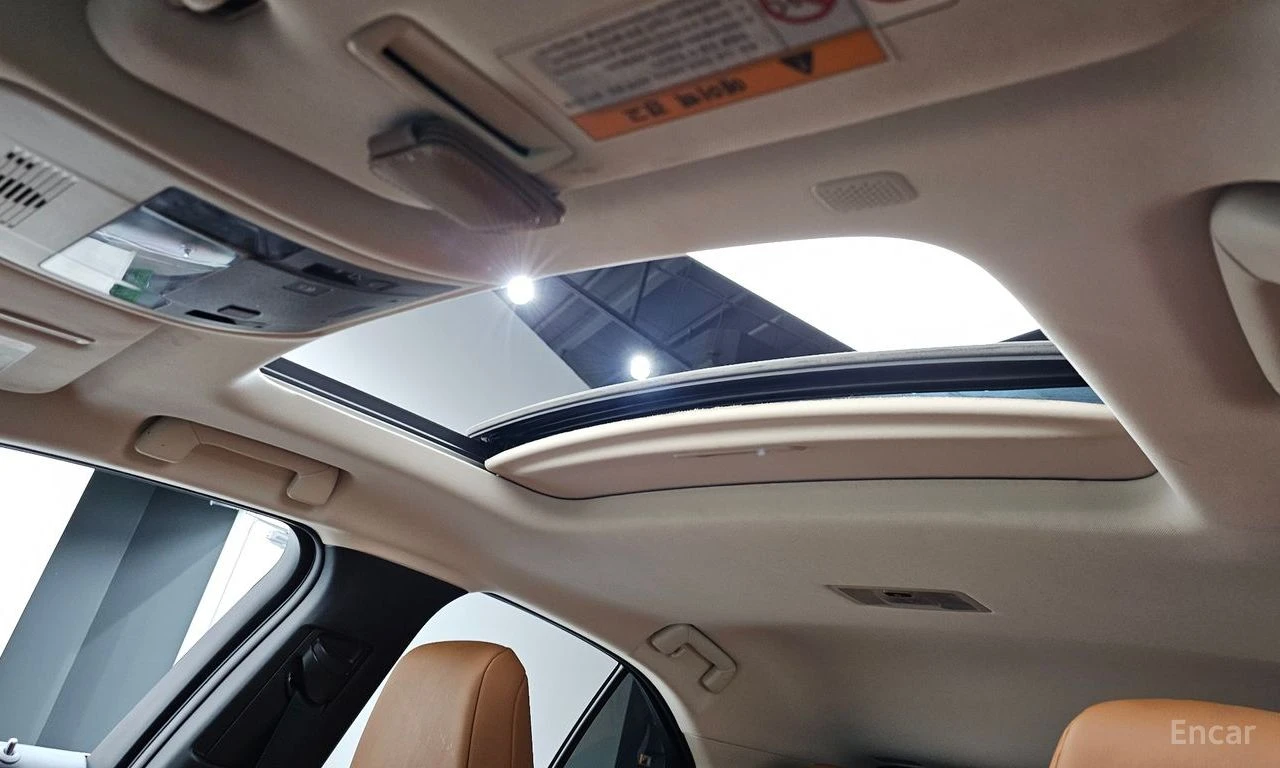 Lexus UX 250h 2.0* 2WD* ПОДГРЕВ* ОБДУХВАНЕ, снимка 11 - Автомобили и джипове - 54879808