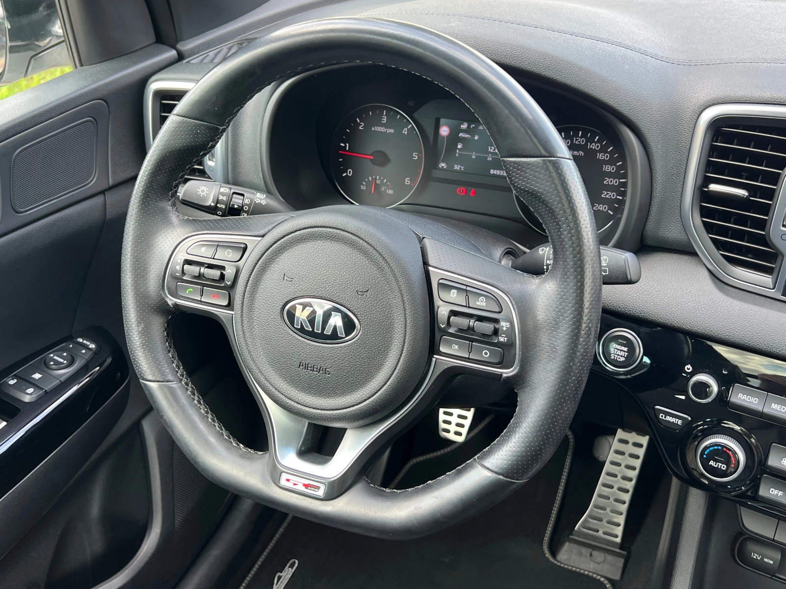 Kia Sportage 2.0CRDI, 4X4, GT LINE, 84000км-КАТО НОВ-FULL SERVI, снимка 13 - Автомобили и джипове - 55025192