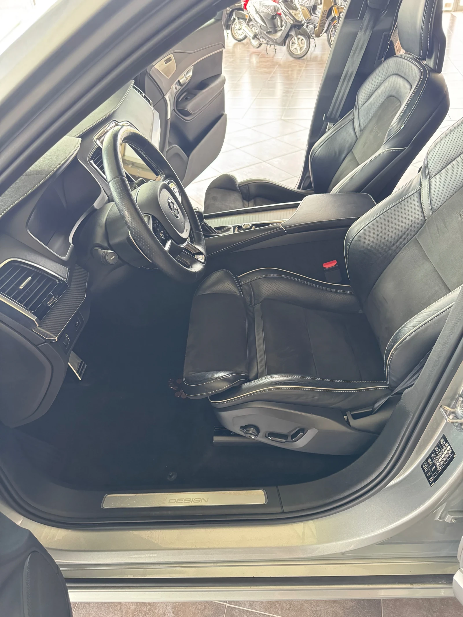 Volvo Xc90 D5  R-Design  AWD, снимка 7 - Автомобили и джипове - 55326586