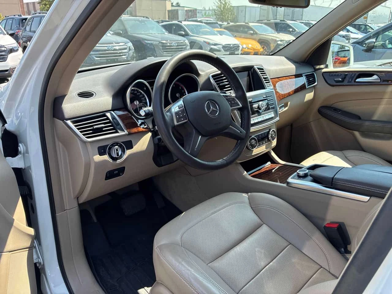 Mercedes-Benz ML 350 * BlueTEC * ЛИЦЕНЗИРАН ДИЛЪР * CARFAX, снимка 5 - Автомобили и джипове - 55593422