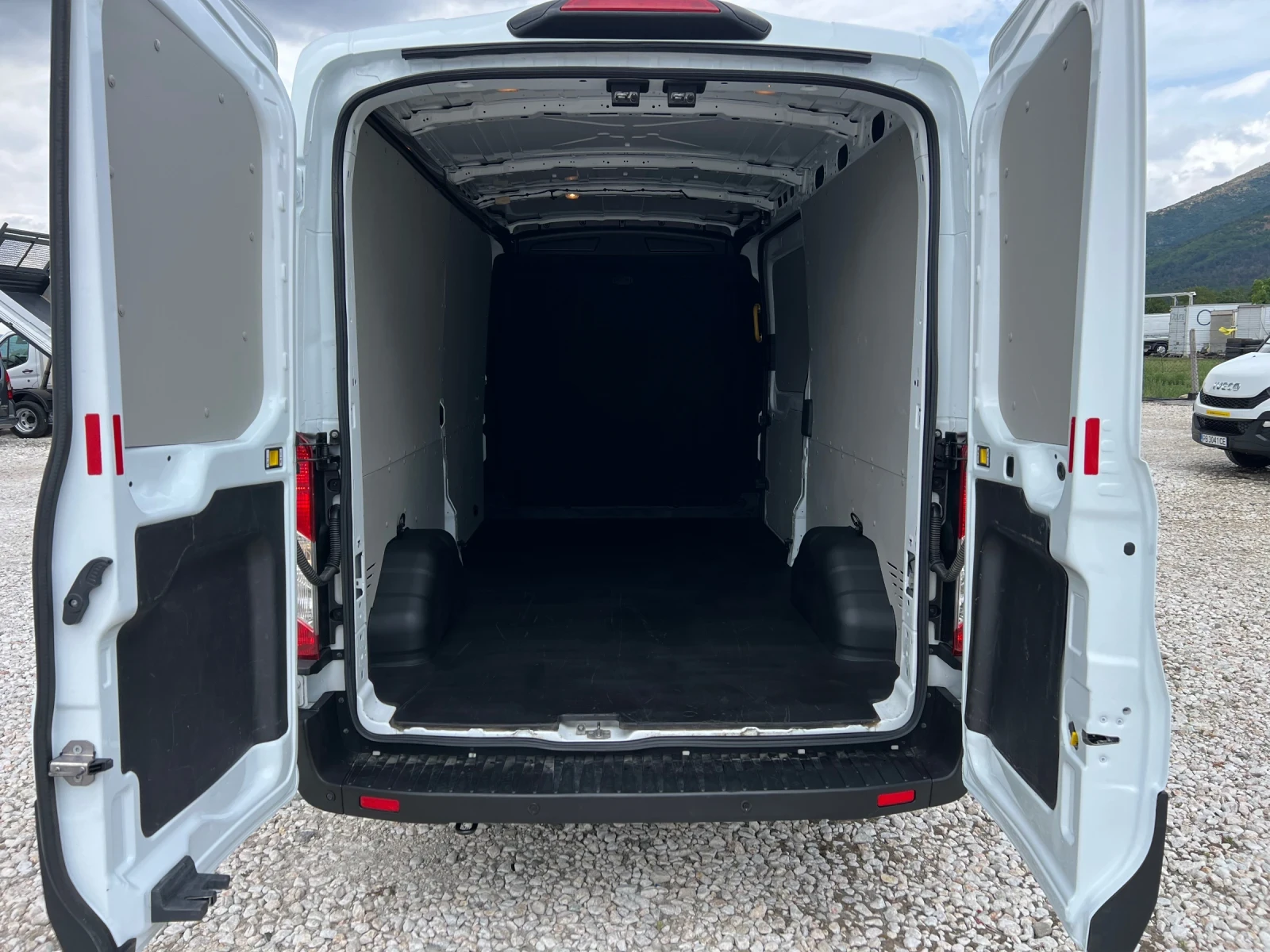 Ford Transit ЕВРО 6 CarPlay, снимка 11 - Бусове и автобуси - 55408629