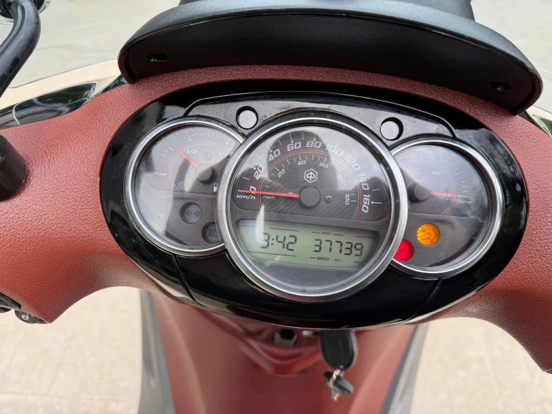 Piaggio Beverly PERFEKTEN 350, снимка 10 - Мотоциклети и мототехника - 51944393