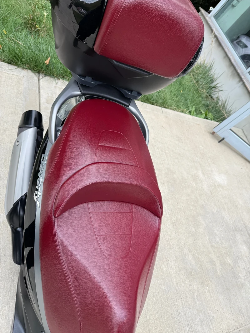 Piaggio Beverly PERFEKTEN 350, снимка 9 - Мотоциклети и мототехника - 51944393