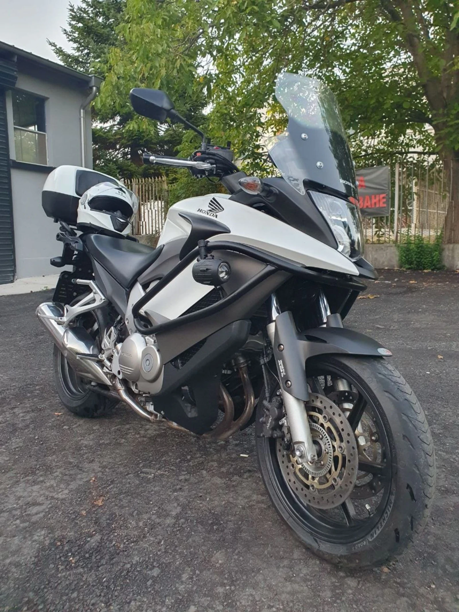 Honda Vfr 800X, снимка 2 - Мотоциклети и мототехника - 55361893