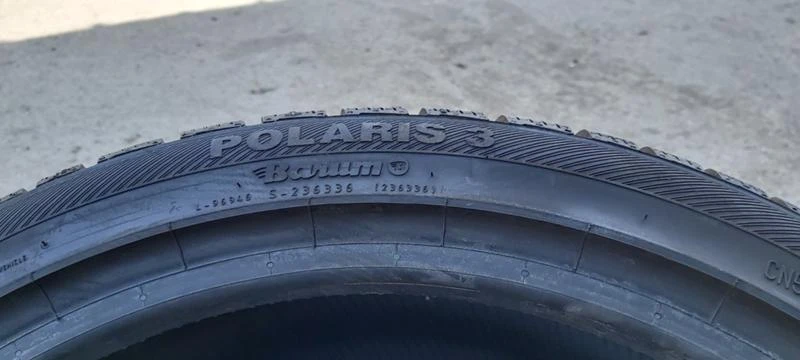 Гуми Зимни 225/40R18, снимка 5 - Гуми и джанти - 30362226