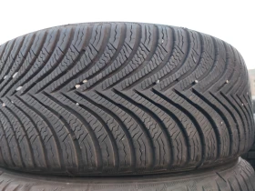 Гуми Зимни 215/55R16, снимка 1 - Гуми и джанти - 48880193