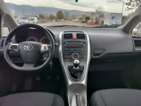 Toyota Auris 1.6i 132к.с 2011г., снимка 10