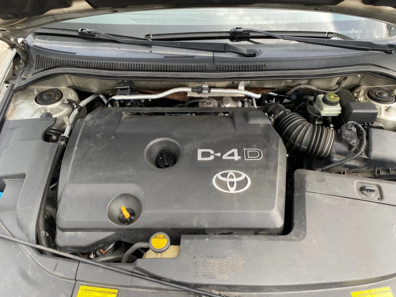 Toyota Avensis 2.0 d4d NAVI, снимка 16 - Автомобили и джипове - 47333003