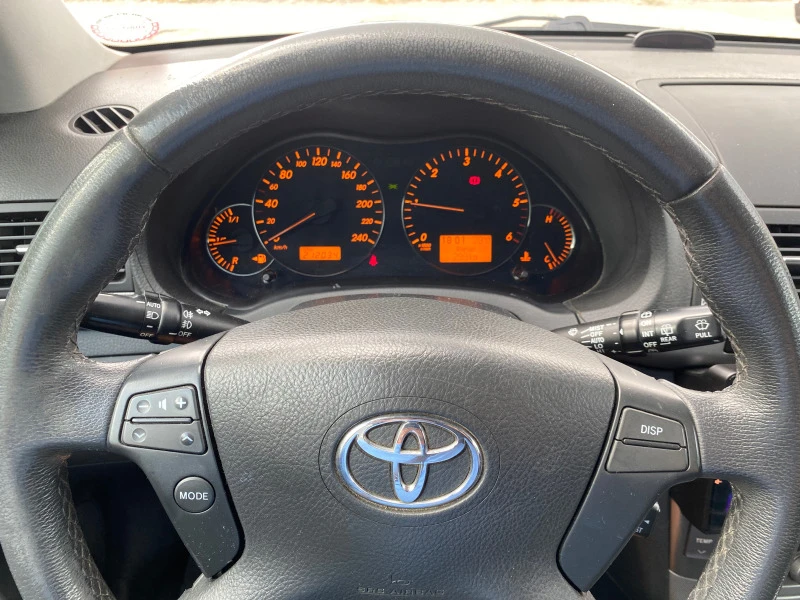 Toyota Avensis 2.0 d4d NAVI, снимка 13 - Автомобили и джипове - 47333003