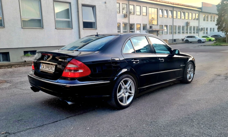 Mercedes-Benz E 55 AMG От Балкан Стар, снимка 4 - Автомобили и джипове - 47664215