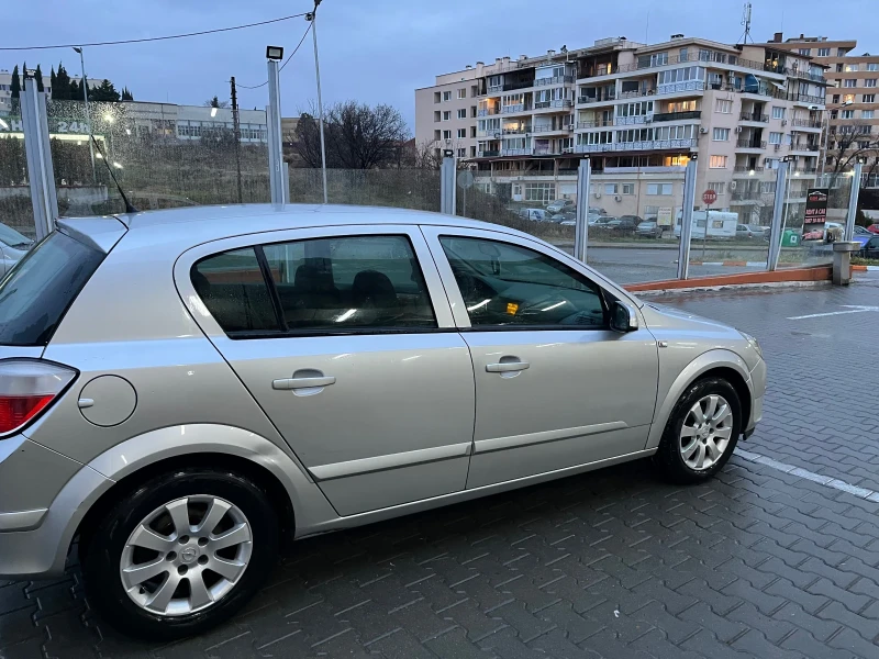 Opel Astra 1.7CDTI, снимка 4 - Автомобили и джипове - 48426761