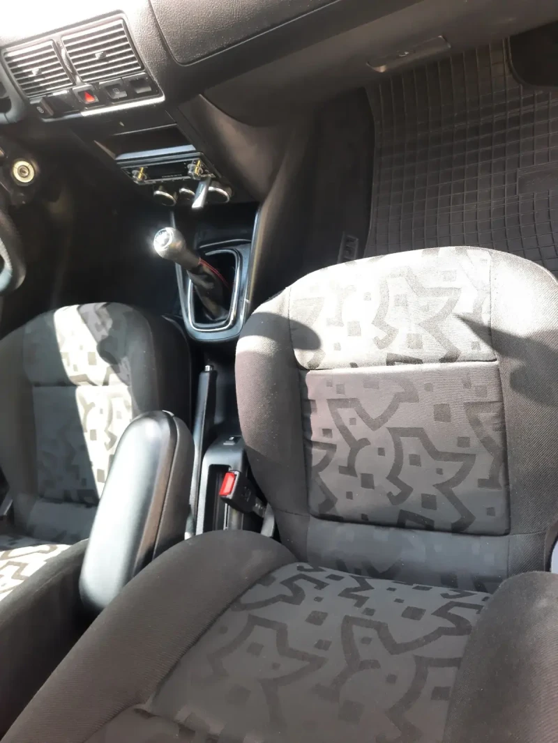 VW Golf 1, 6  LPG  101 к.с., снимка 16 - Автомобили и джипове - 52383731