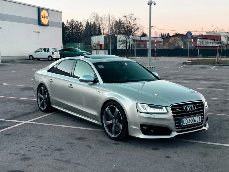 Audi S8 Перфектна, снимка 3 - Автомобили и джипове - 49009234