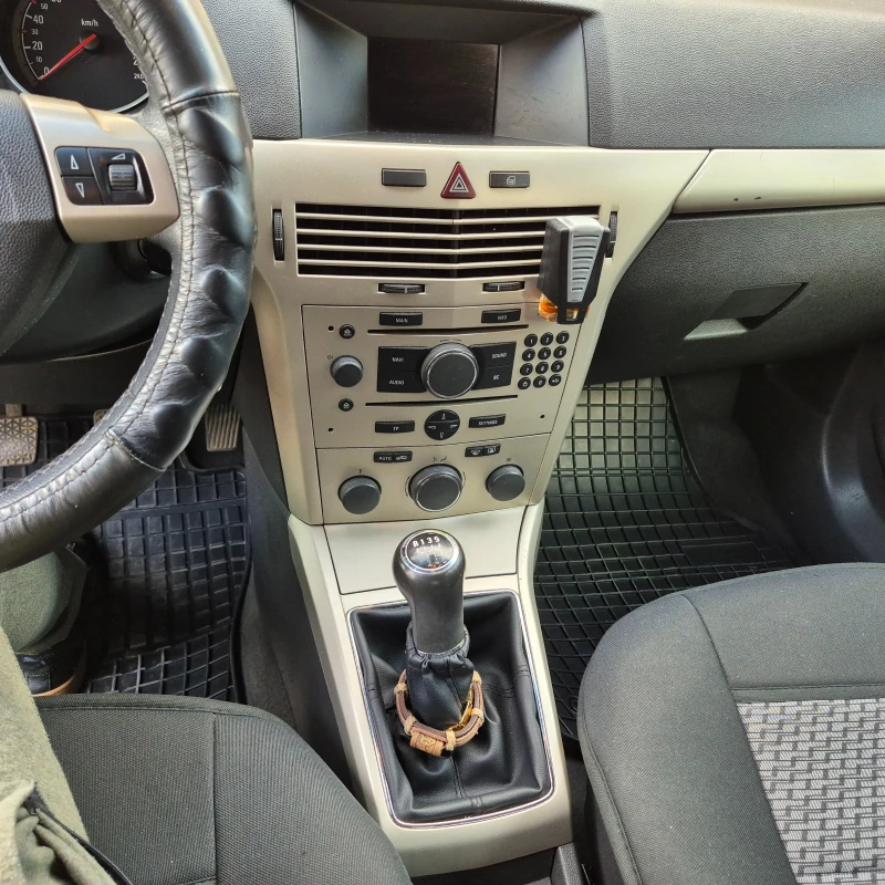 Opel Astra, снимка 7 - Автомобили и джипове - 52858958