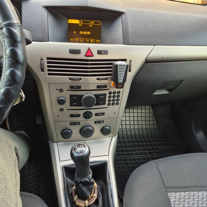 Opel Astra, снимка 9 - Автомобили и джипове - 52858958