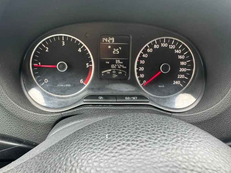 VW Polo 1.6 Tdi 90 kc Klimatronik , снимка 13 - Автомобили и джипове - 52895305