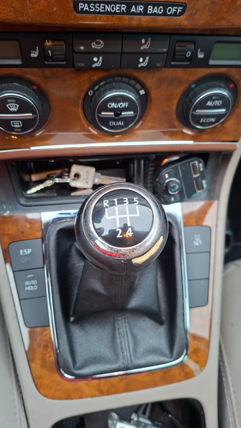 VW Passat 1.9TDI, снимка 11 - Автомобили и джипове - 53445976